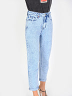 Jean balloon court bleu neigé LILA femme, ICE BLUE, taille 25, porté par Amanda (1m76) – photo 5