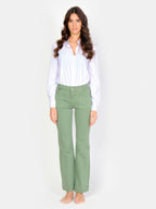 Jean bootcut BELLA vert femme, OLIVE, taille 25, porté par Amanda (1m76) – photo 2