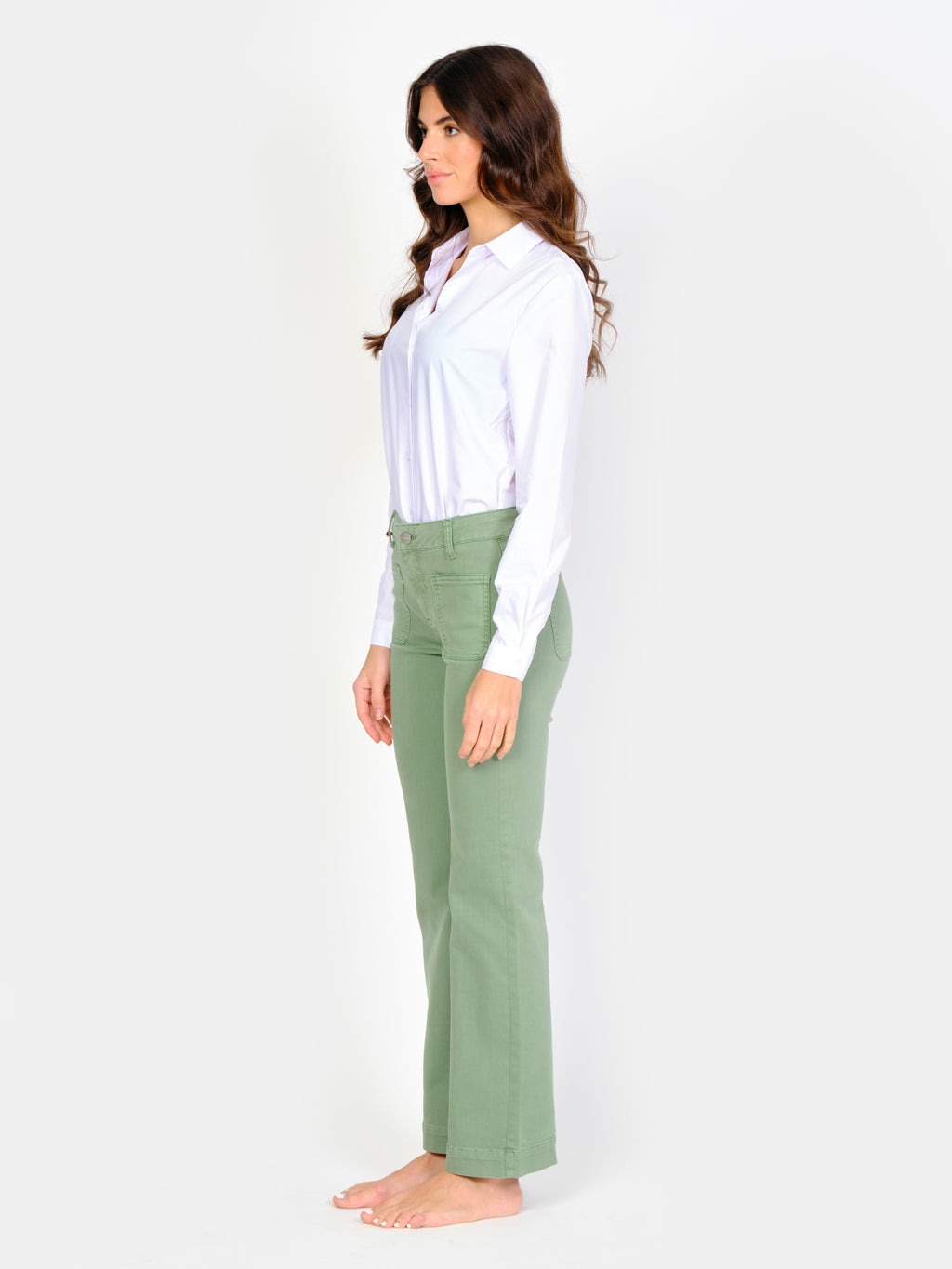 Jean bootcut BELLA vert femme, OLIVE, taille 25, porté par Amanda (1m76) – photo 3