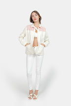 Veste en jean légère bi-color écru et rose VIVIAN femme, GREIGE/PINK, taille XS, porté par Claire (1m76) (F.A.M. JEANS) – photo 1