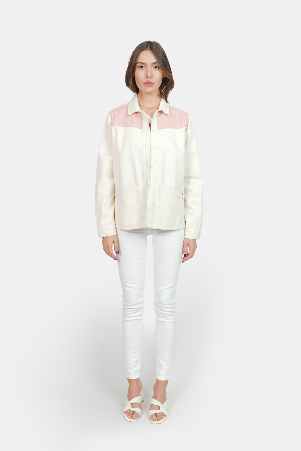 Veste en jean légère bi-color écru et rose VIVIAN femme, GREIGE/PINK, taille XS, porté par Claire (1m76) – photo 2