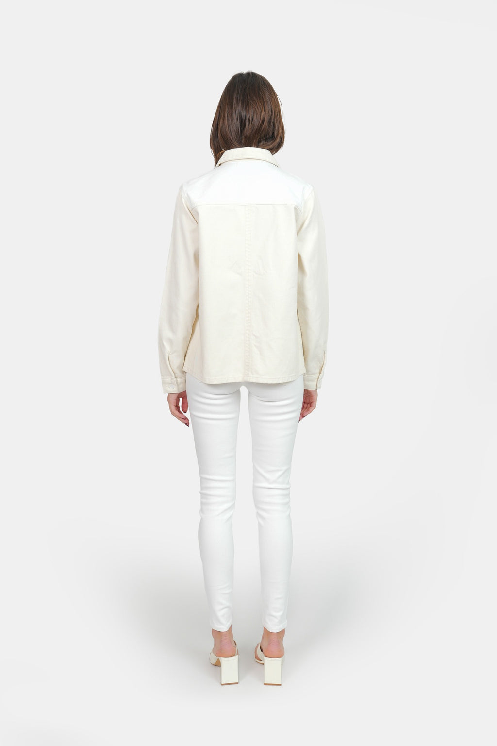 Veste en jean légère bi-color écru et rose VIVIAN femme, GREIGE/PINK, taille XS, porté par Claire (1m76) – photo 4