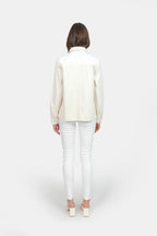 Veste en jean légère bi-color écru et rose VIVIAN femme, GREIGE/PINK, taille XS, porté par Claire (1m76) – photo 4