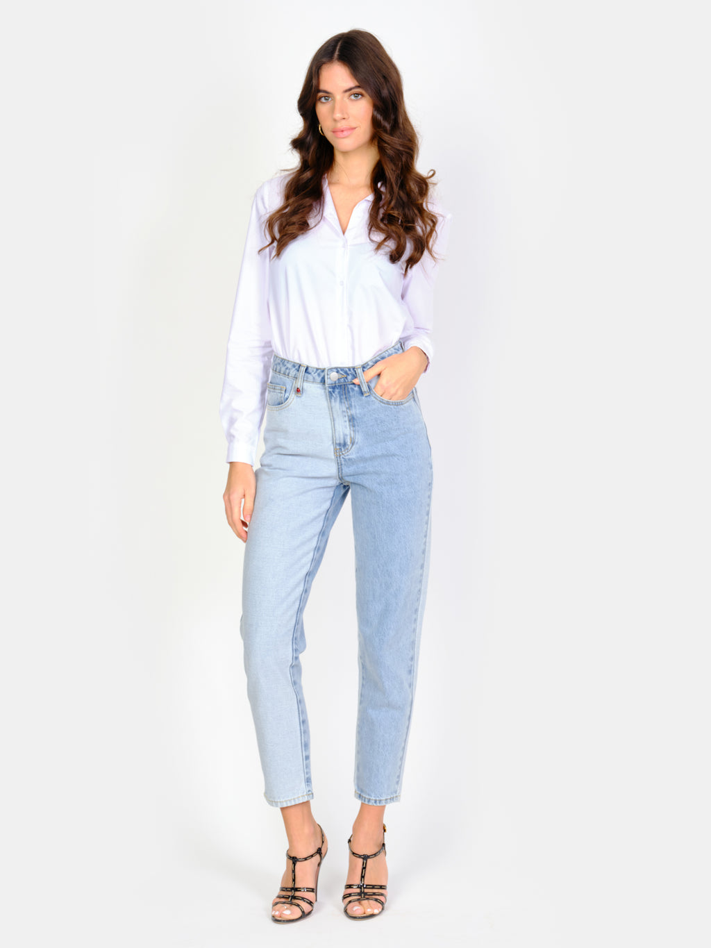 Jean mom bi-color POLLY RV femme, BLUE, taille 25, porté par Amanda (1m76) (F.A.M. JEANS) – photo 1