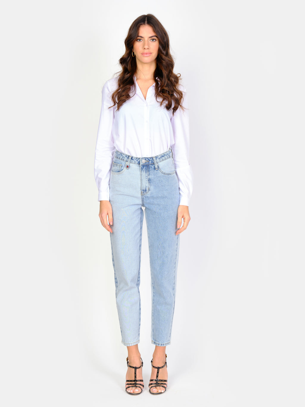 Jean mom bi-color POLLY RV femme, BLUE, taille 25, porté par Amanda (1m76) – photo 2