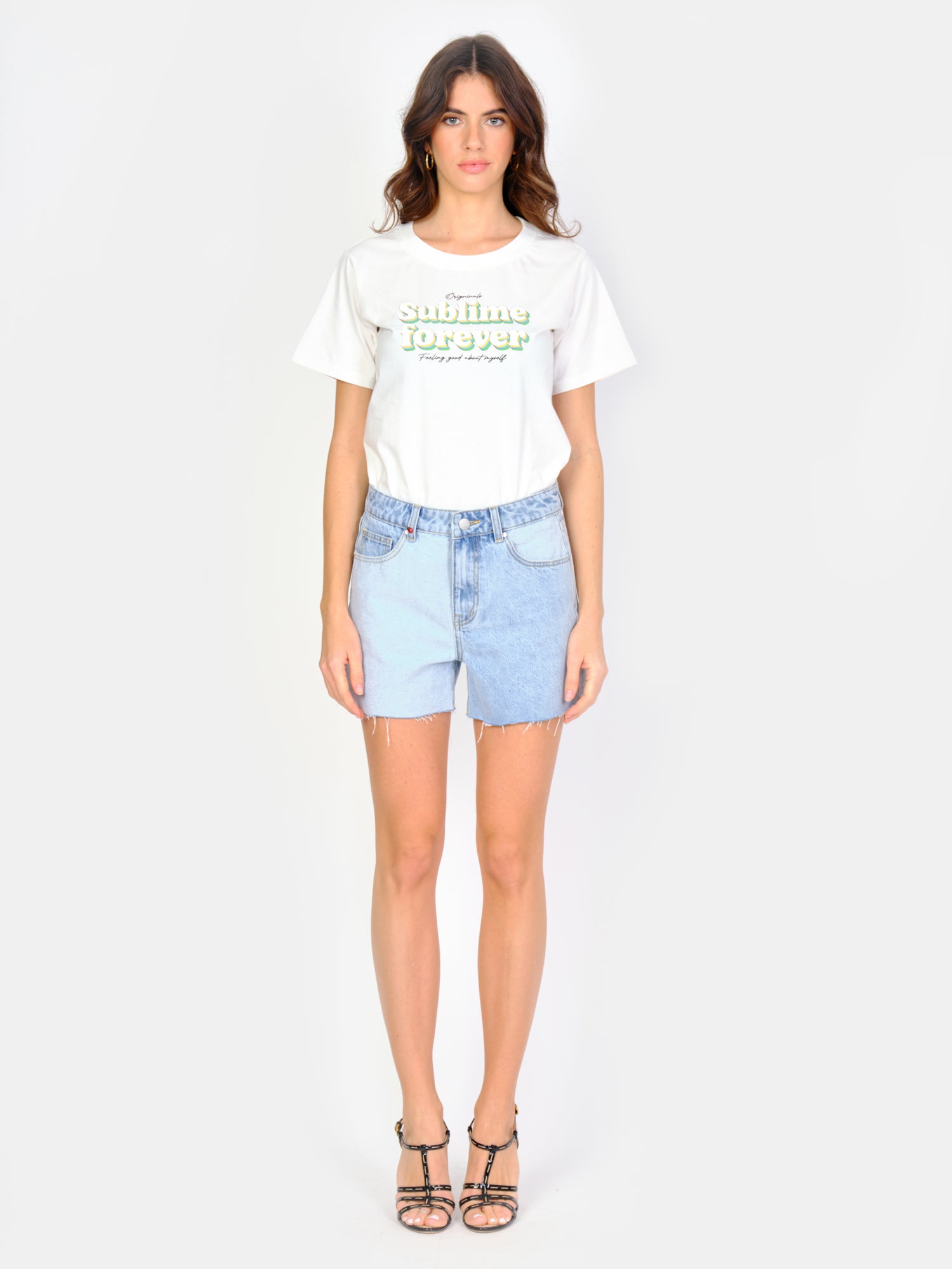 Short court bicolore en jean ALICIA RV femme, BLUE, taille XS, porté par Amanda (1m76) – photo 2