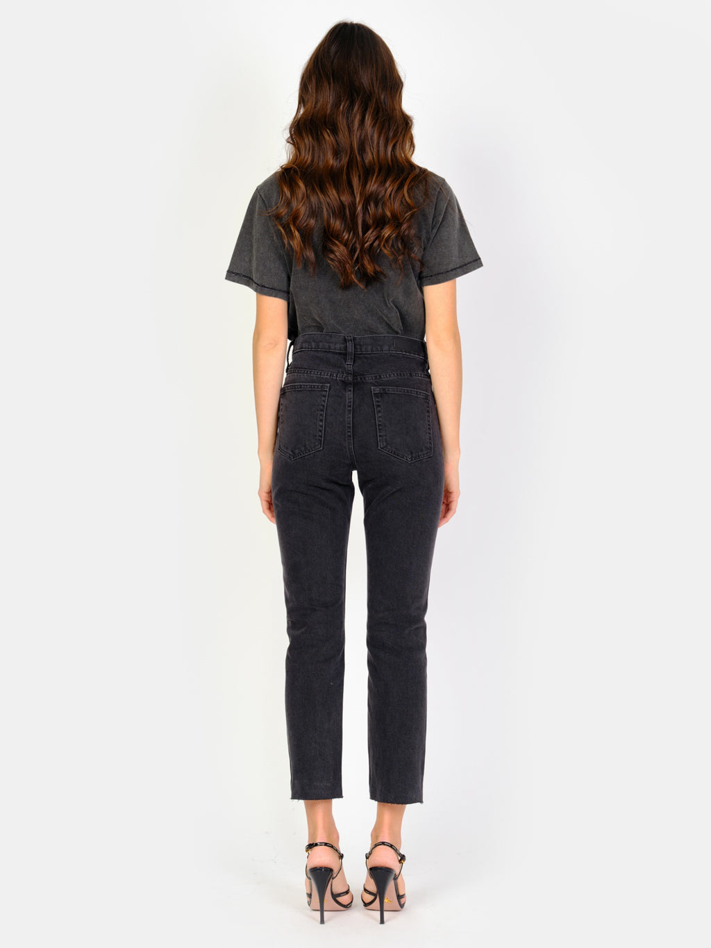 Jean mom noir PATRICIA femme, BLACK, taille 25, porté par Amanda (1m76) – photo 4