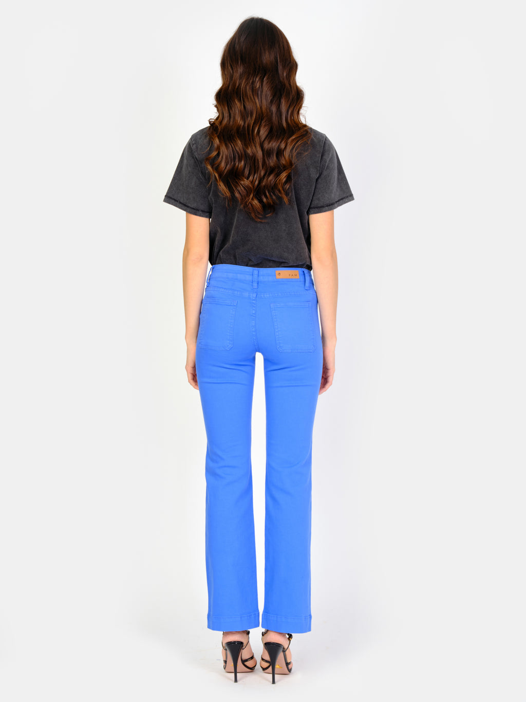 Jean bootcut BELLA bleu royal femme, ROYAL BLUE, taille 25, porté par Amanda (1m76) – photo 4